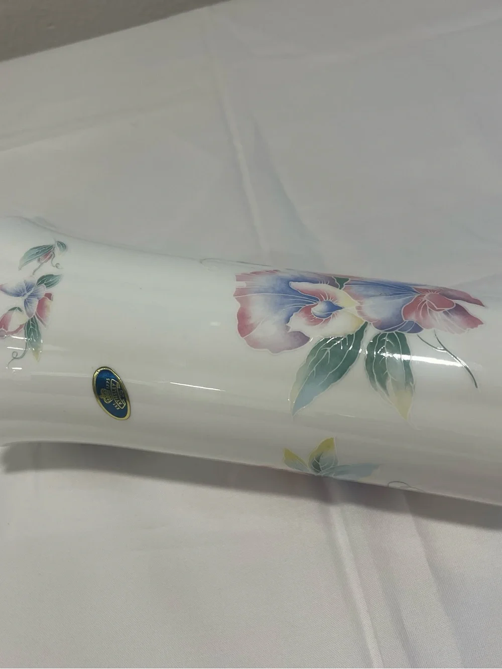 Aynsley Fine Bone English Floral Scalloped Vase - White with Pink & Blue Flowers